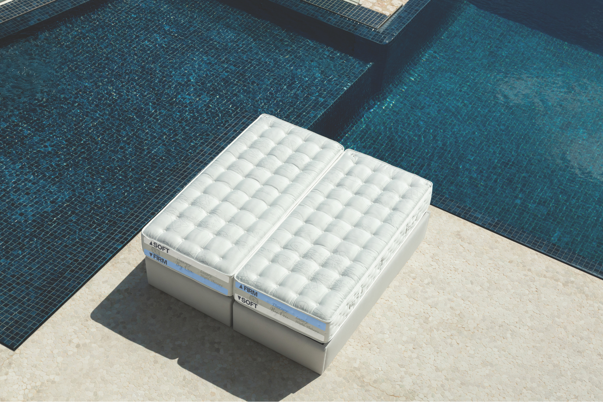 Modelo Therapy By Qiu Twin.